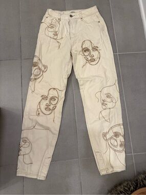 Maniere De Voir Cream Straight Leg Pants with Brown Embroidery